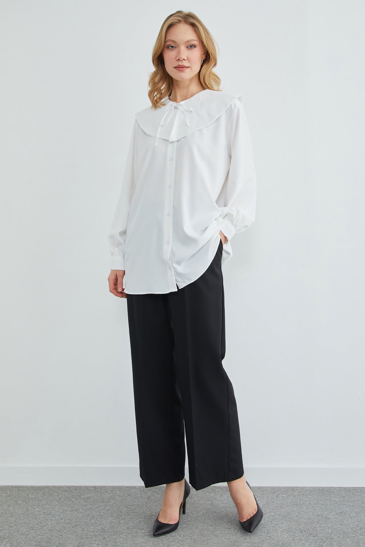 Baby collar balloon sleeve tunic in white, back view – Fullamoda Jordan