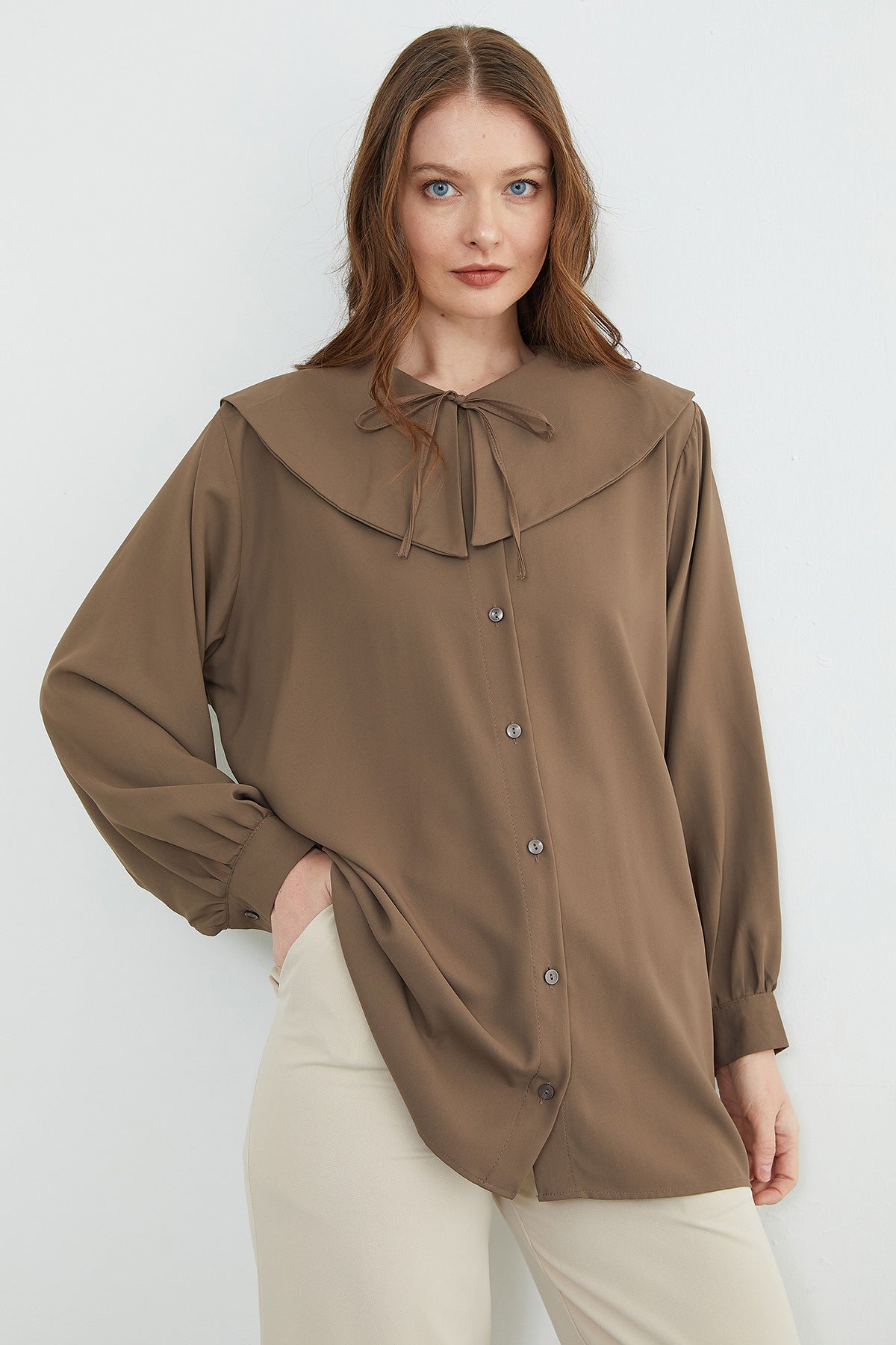 Fullamodest baby collar balloon sleeve tunic in taupe – Fullamoda Jordan