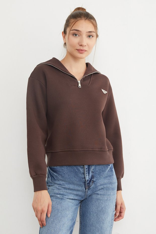3-Thread Triangle Metal Emblem Sweatshirt - Brown