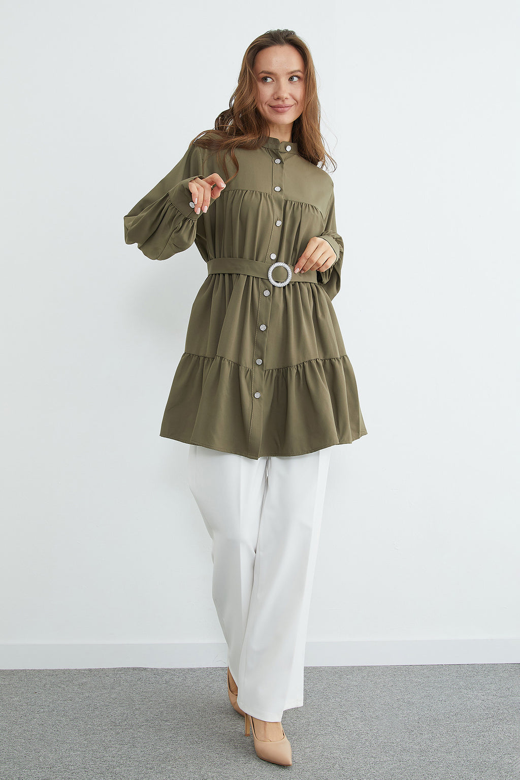 Belted stone-detail tunic in khaki, collar detail – Fullamoda Jordan