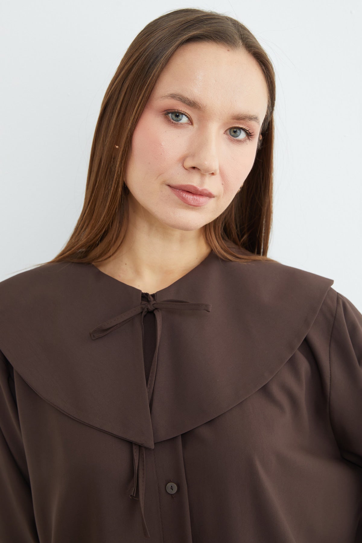 Baby collar balloon sleeve tunic in brown, back view – Fullamoda Jordan