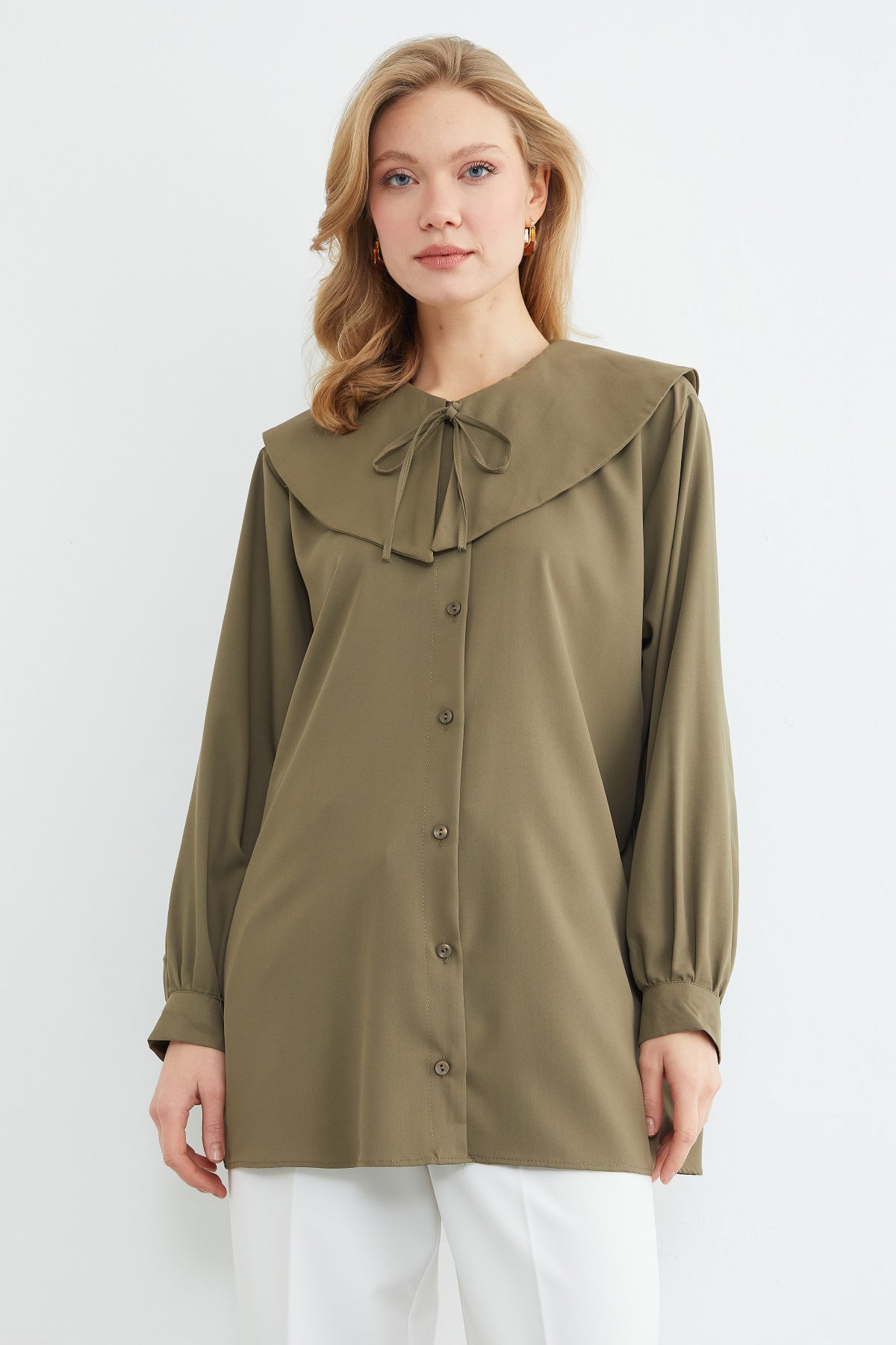 Baby collar balloon sleeve tunic in khaki, detail – Fullamoda Jordan