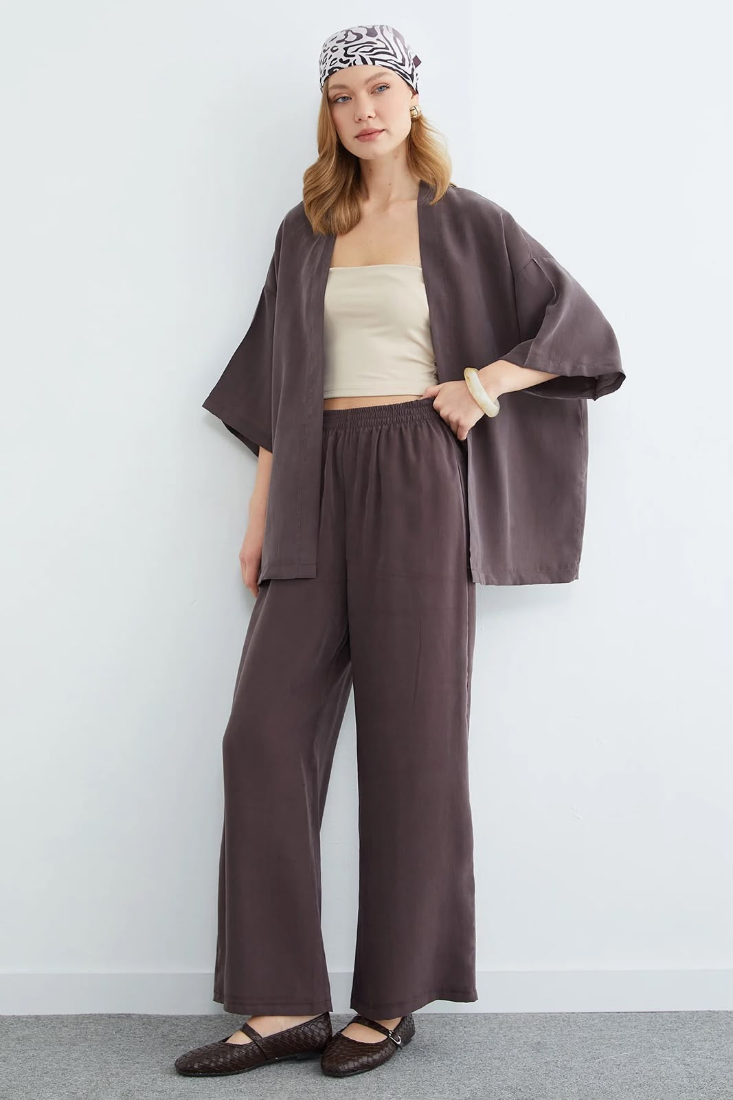 Tencel kimono cardigan and trouser set, side view – Fullamoda Jordan
