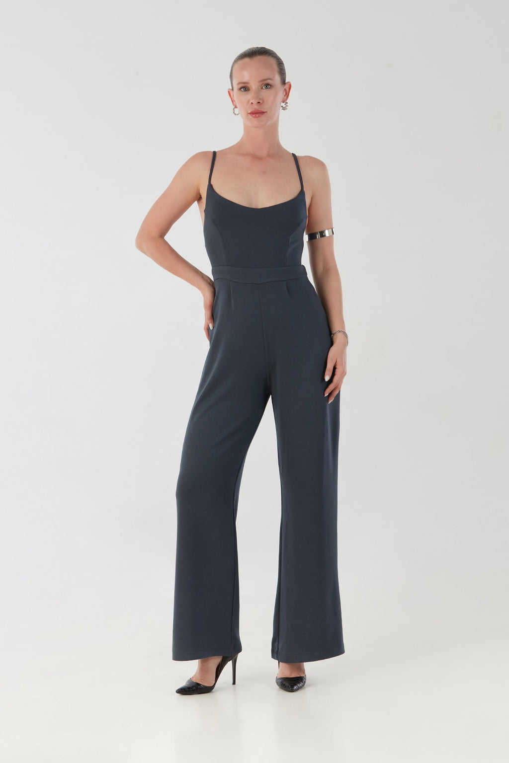 Anthracite | Strappy zip-front modal jumpsuit | جمبسوت بحمالات فحمي – Fullamoda Jordan