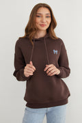 Brown | Bow embroidered fleece hoodie | هودي مبطّن بتطريز فيونكة بني – Fullamoda Jordan