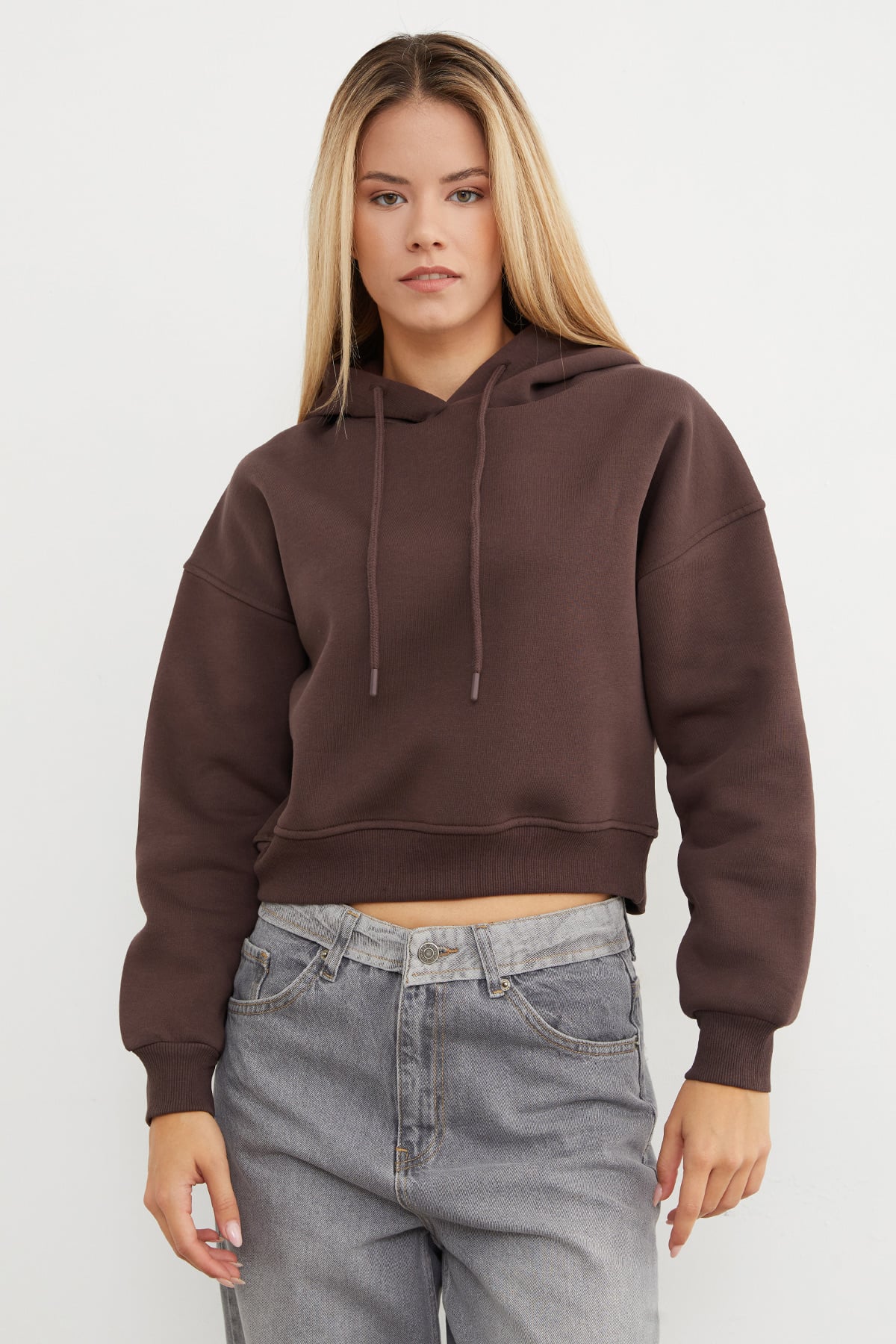 Brown | Cropped fleece hoodie | هودي كروب مبطّن بني – Fullamoda Jordan