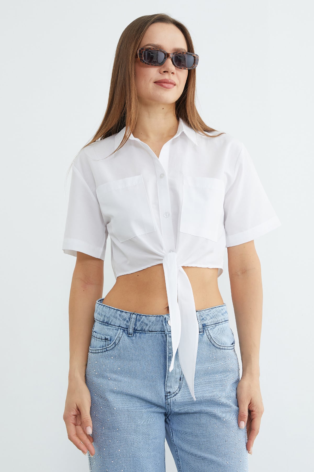 White tie-front shirt, second view | قميص بربطة أبيض – Fullamoda Jordan