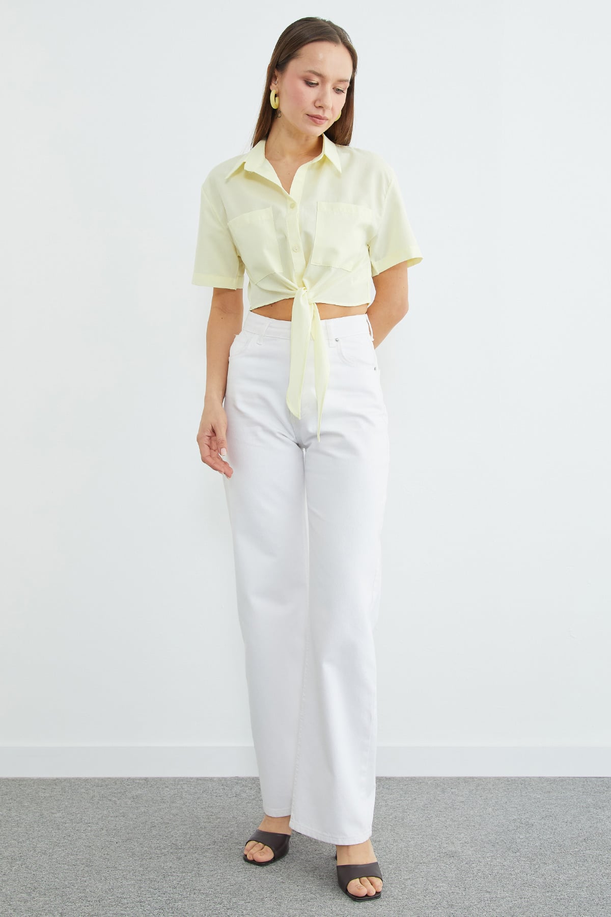 Yellow tie-front shirt, second view | قميص بربطة أصفر – Fullamoda Jordan
