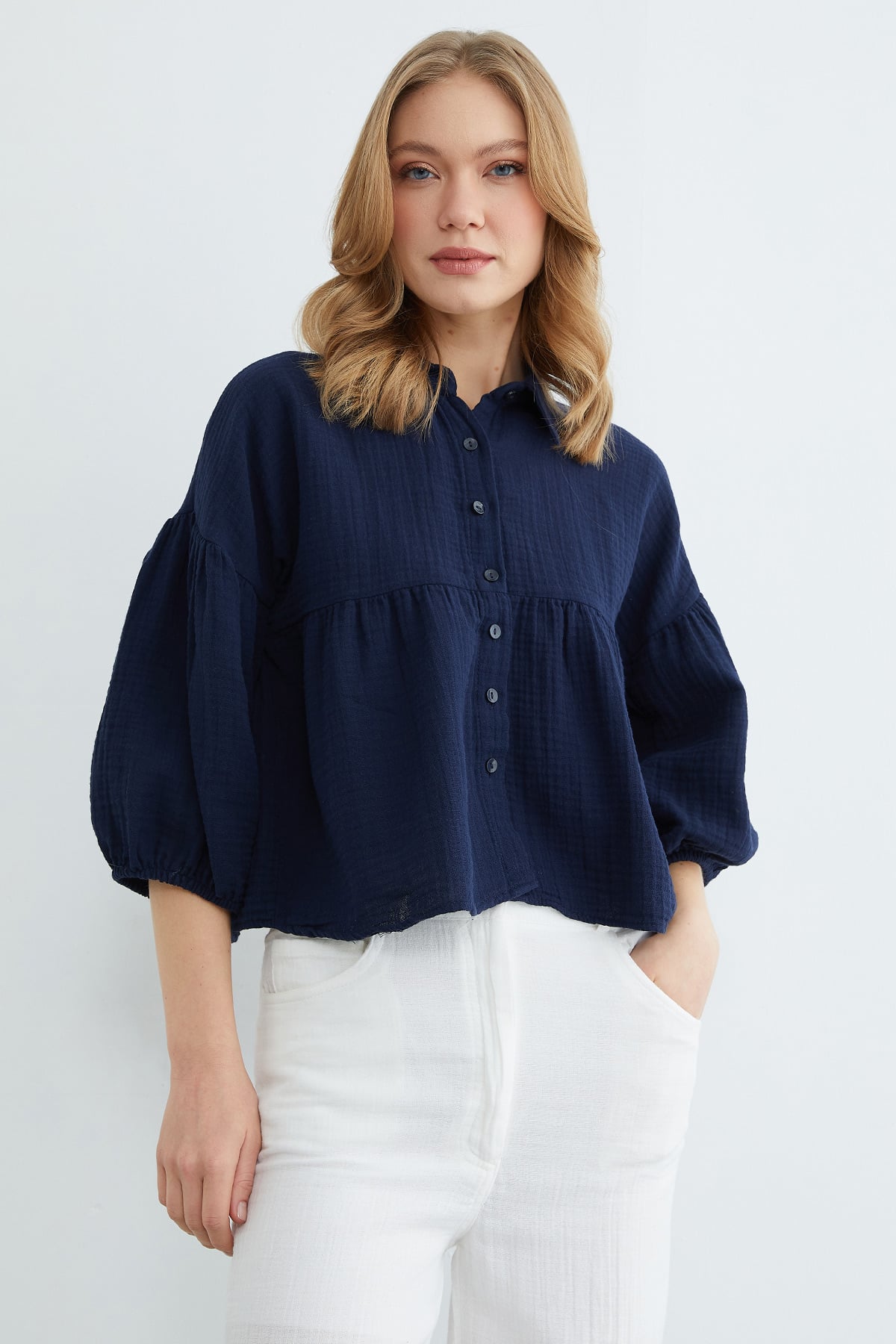 Navy | Balloon sleeve muslin shirt | قميص موسلين أكمام بالون كحلي – Fullamoda Jordan