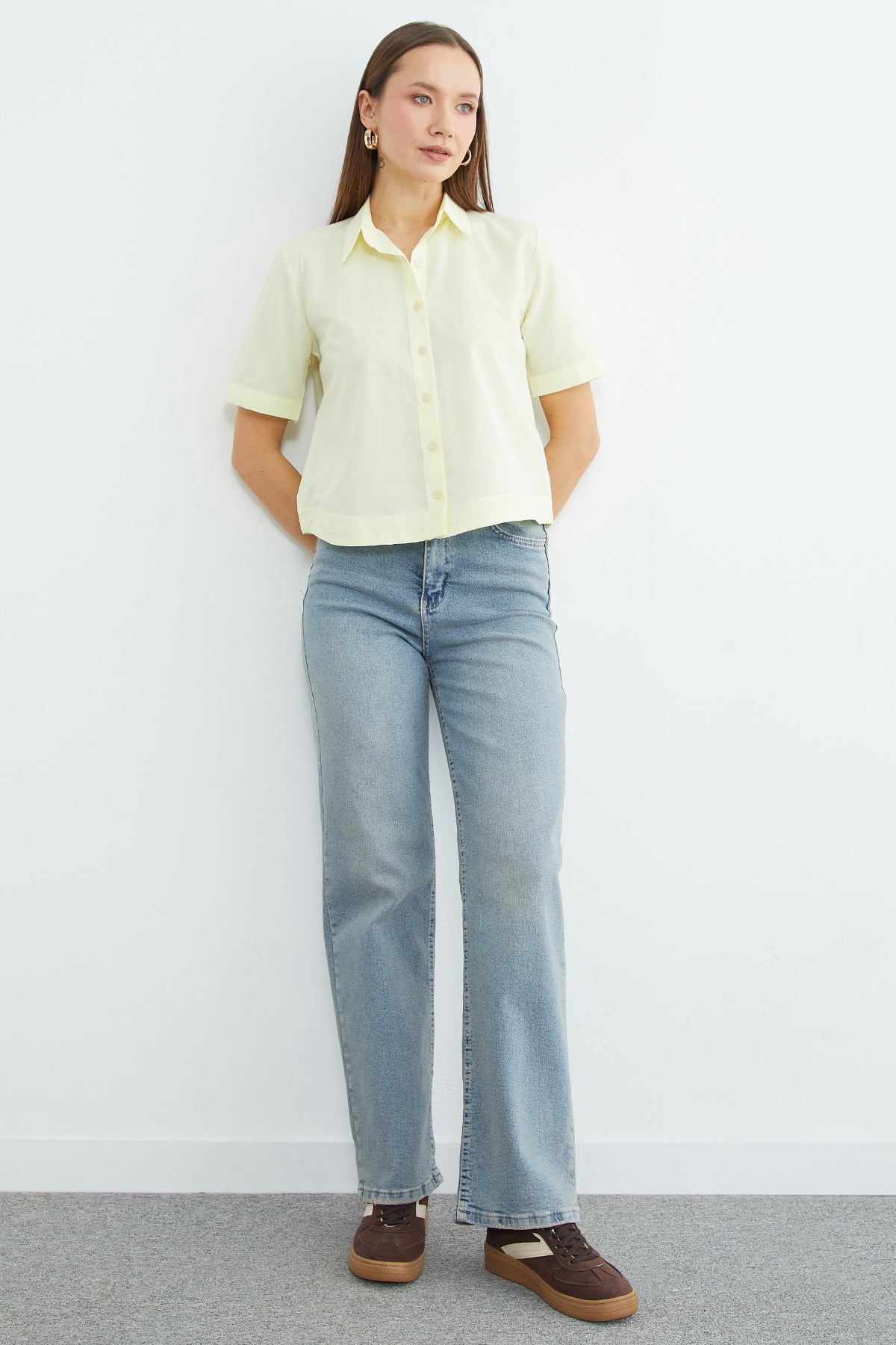 Yellow short-sleeve shirt, second view | قميص أصفر – Fullamoda Jordan