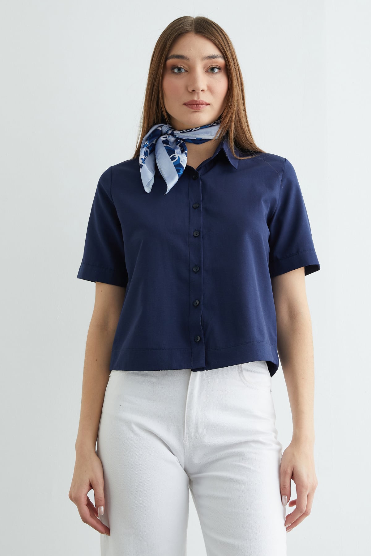 Navy | Short-sleeve button-up crop shirt | قميص بأكمام قصيرة كحلي – Fullamoda Jordan