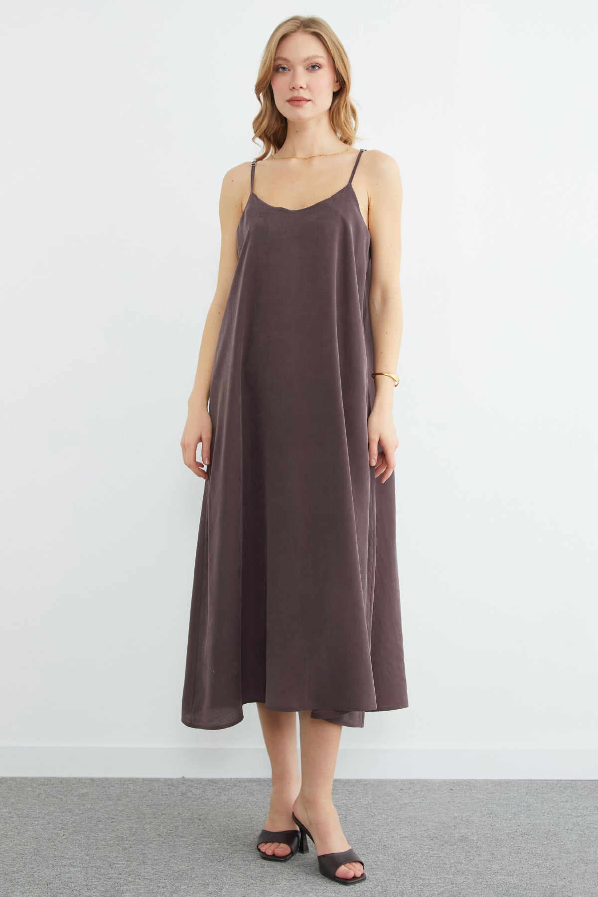 Brown | Strappy Tencel maxi slip dress | فستان طويل بحمالات بني – Fullamoda Jordan