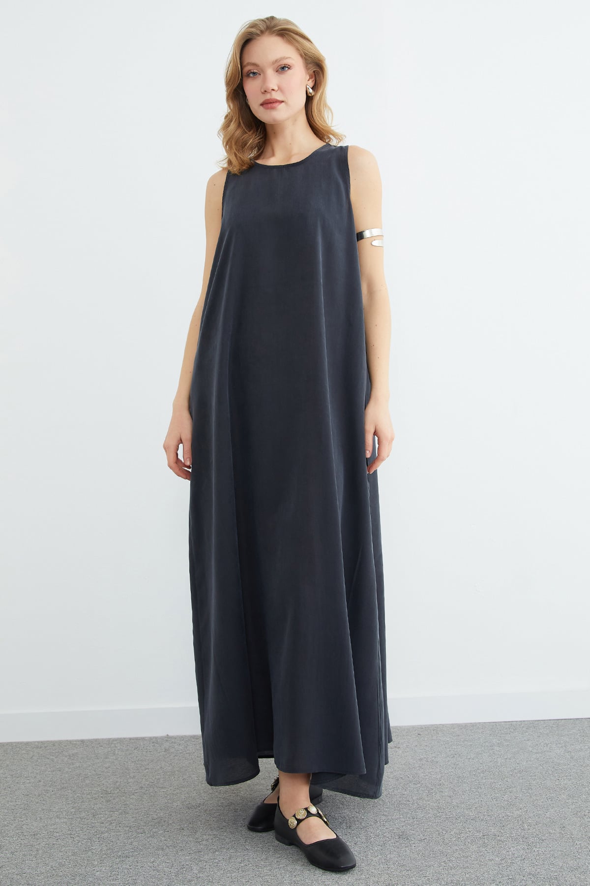 Smoke sleeveless maxi dress, second view | فستان رمادي – Fullamoda Jordan