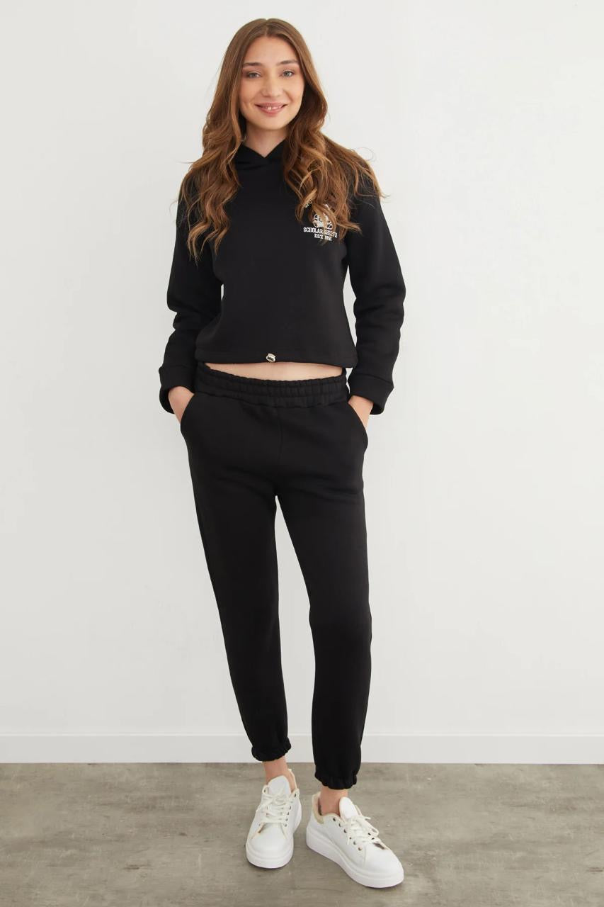 Cropped hoodie and jogger set in burgundy