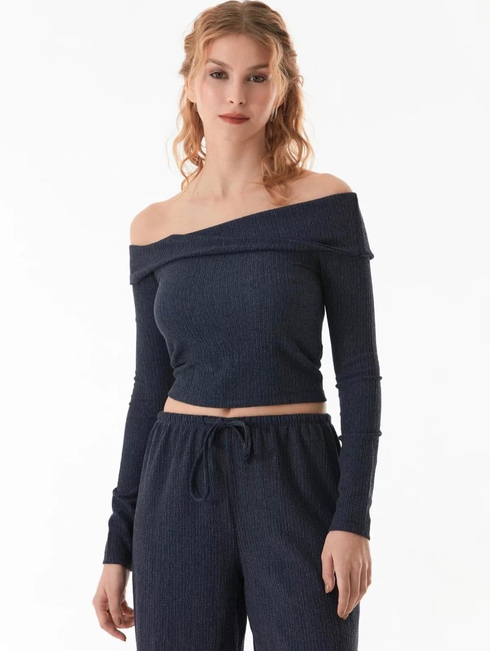 Navy blue ribbed off-shoulder long-sleeve crop top