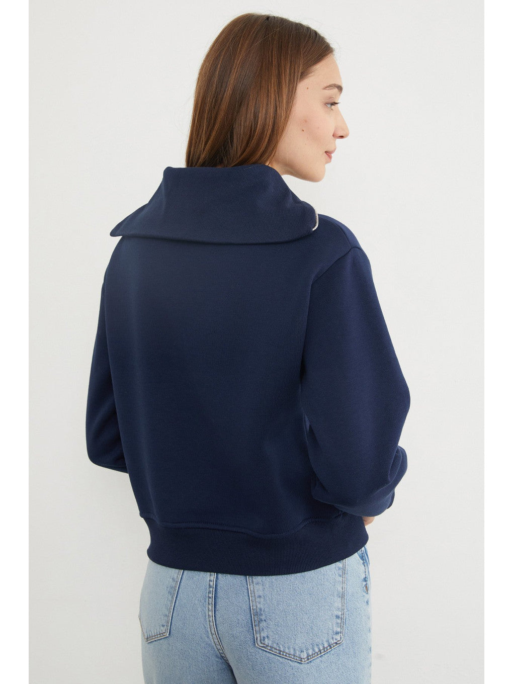 Teddy bear embroidered half-zip sweatshirt in navy, detail | سويت شيرت نص سحاب مطرز بدبدوب – Fullamoda Jordan